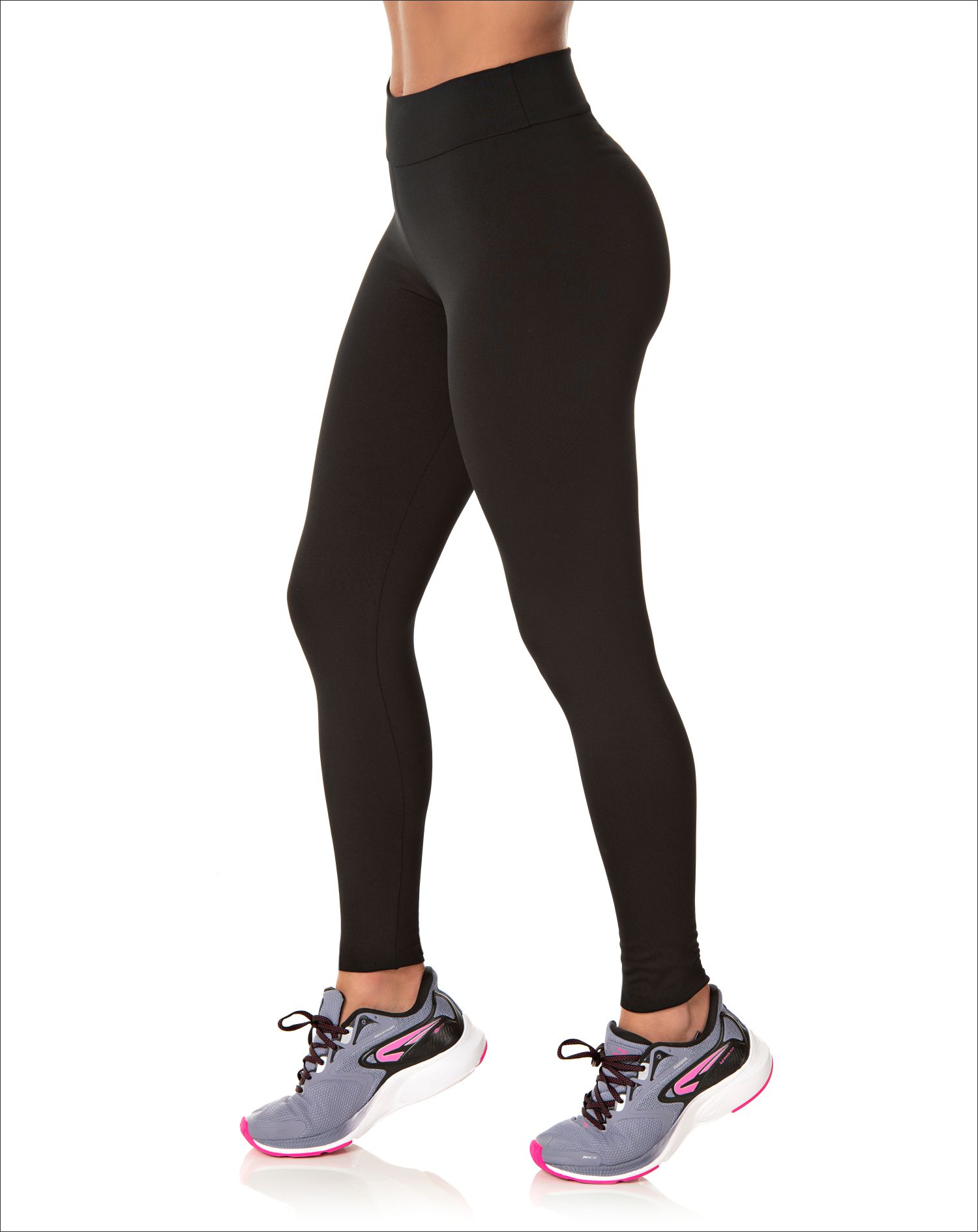 https://www.lojamirante.com.br/uploads/produtos/calca-legging-fitness-feminina-preta-6202a8b2939d8.jpg